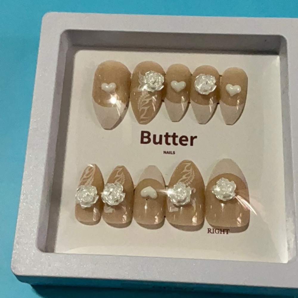 Butter Champagne Crystal Press-On Nails with Rhinestone Accents - 24